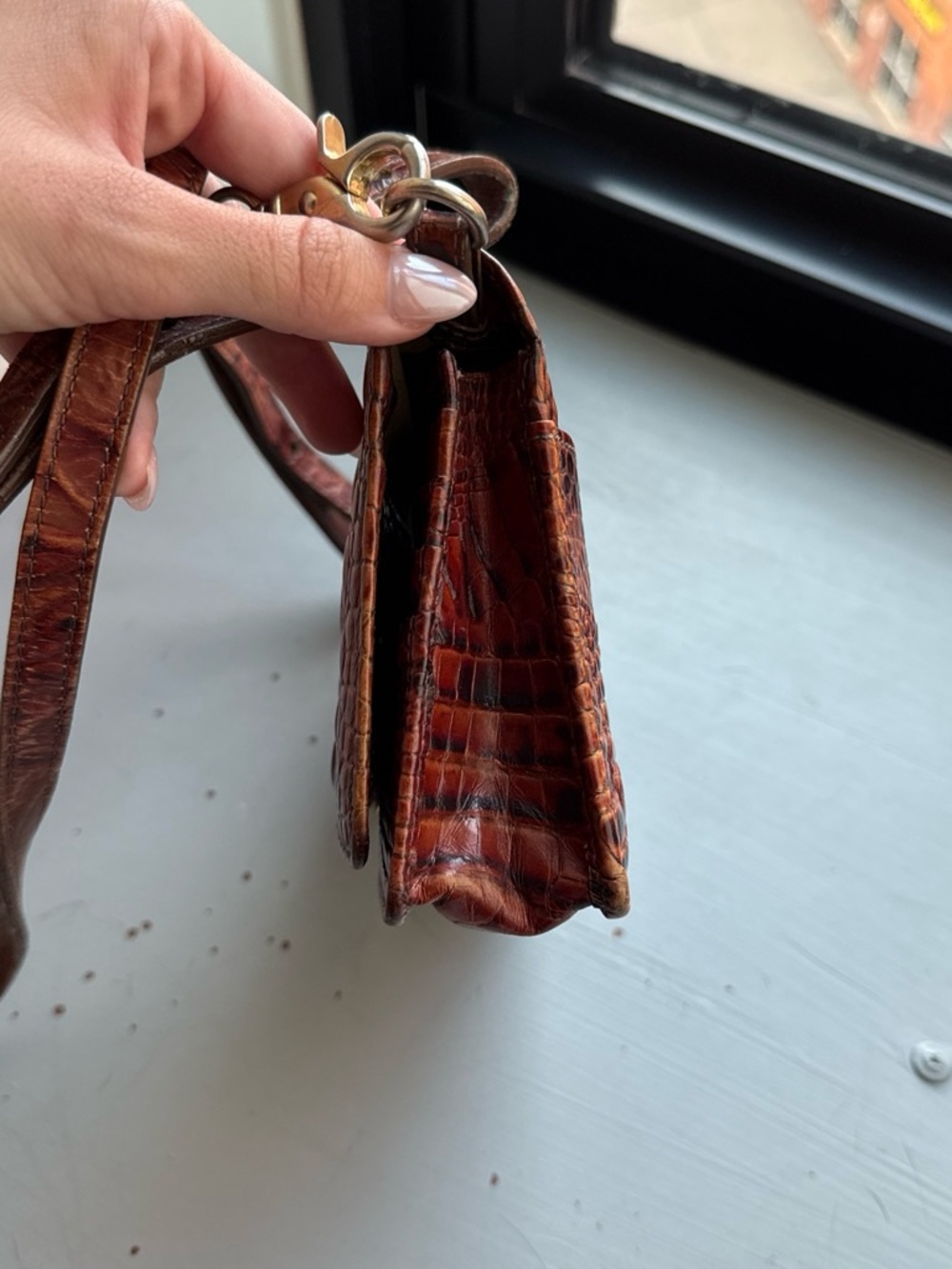 Vintage Brahmin Croc-Embossed Crossbody Wallet in Deep Brown - Picture 3 of 4